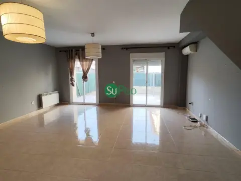 Casa pareada en calle Nuevo Cerrón, 17