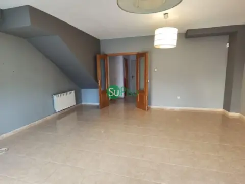 Casa pareada en calle Nuevo Cerrón, 17