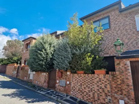 Casa adosada en calle del Jade, 3