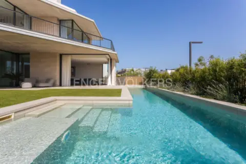 Casa rústica en Vallpineda-Santa Bàrbara