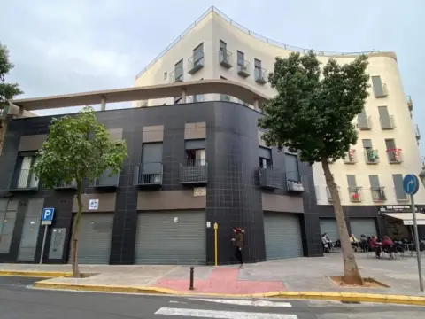 Local comercial en Avinguda de Vicente Blasco Ibáñez, 14