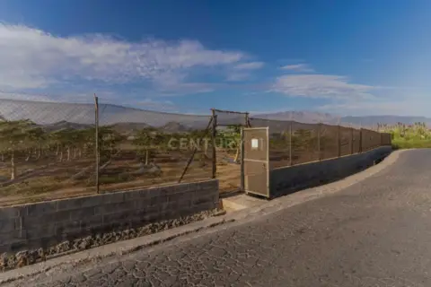 Terreno en Camino de la Patria