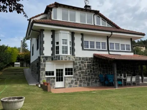 Chalet en Bóveda