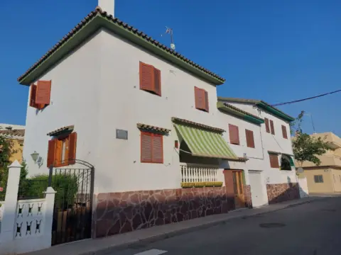 Casa pareada en Carrer de Formentera, 4
