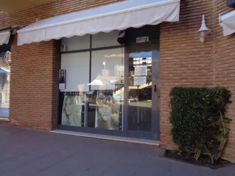 Local comercial en Paseo de la Isla Cristina