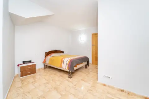 Piso en calle de Perchuela, 7