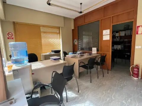 Local comercial en Infante Juan Manuel