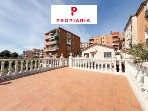Casa en Carrer d'Àngel Guimerà, 18