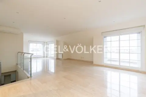 Dúplex en Zona Monte del Pilar