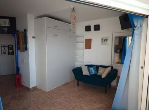 Estudio en Paseo Marítimo Rey de España, 32