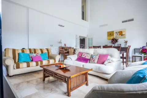 Casa en Entrenúcleos