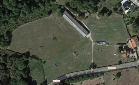 Terreno en calle Carretera Amoeiro de A Cabeanca