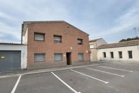 Casa en Nuez de Ebro