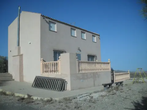 Casa rústica en calle Mayor, 6