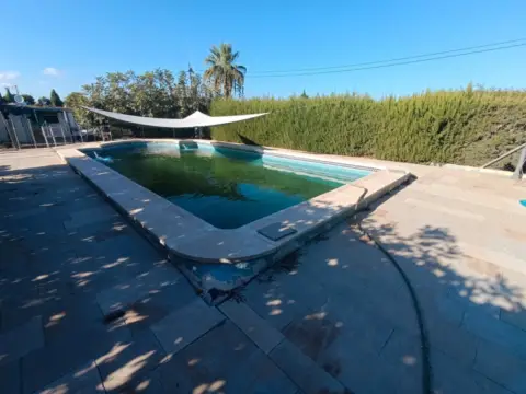Casa rústica en Núcleo Urbano