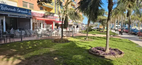Local comercial en Playamar-Benyamina