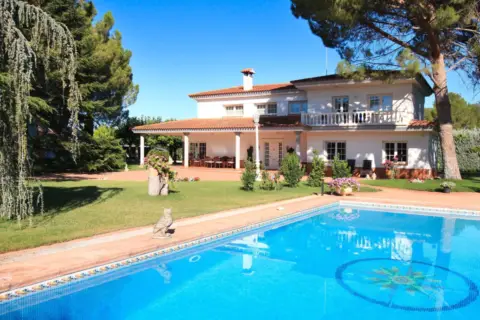 Casa en Carretera de las Peñas de San Pedro