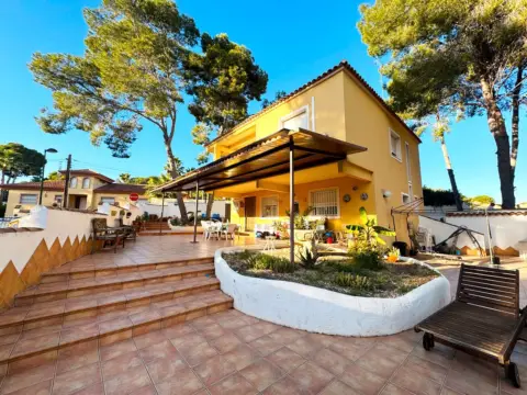 Chalet en Carrer de Naranjo