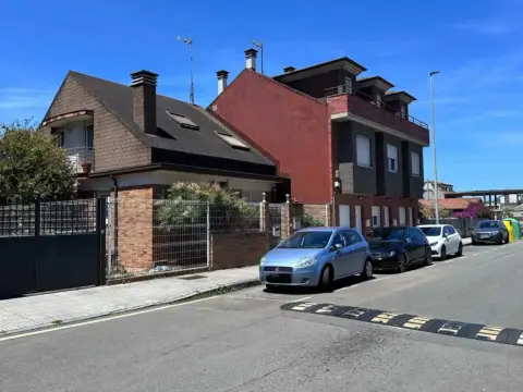 Casa adosada en calle de la Pureza