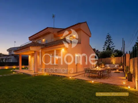 Chalet en La Conarda-Montesano