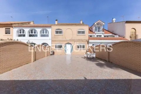 Casa en calle de Manuel Carboneres