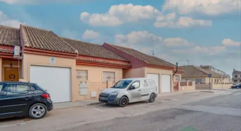 Casa adosada en Barrio Peral-San Félix