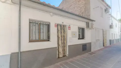 Casa adosada en calle de Ronda de Granada Sur