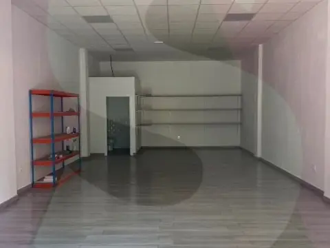 Local comercial en calle Urbanización Golf Guadiana