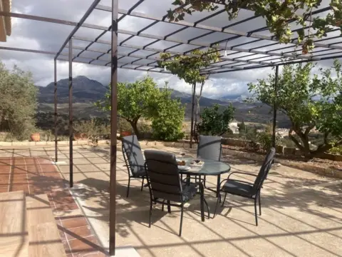 Casa rústica en La Virreina-Jardín Botánico-La Rosaleda