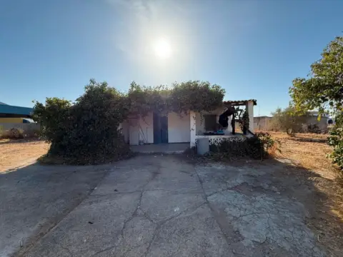 Casa rústica en calle Solar Suelo Pp Si-3