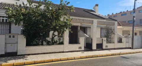 Casa pareada en Plaza de Pedro Sánchez