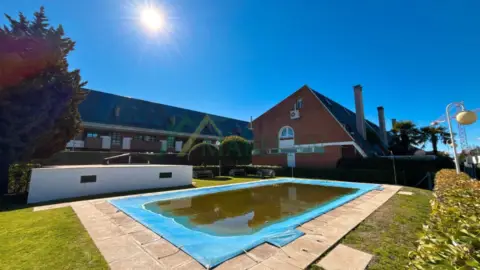Casa adosada en calle del Jaraíz