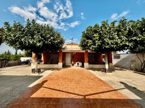 Chalet en Fuentes de Ebro