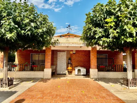 Chalet en Fuentes de Ebro