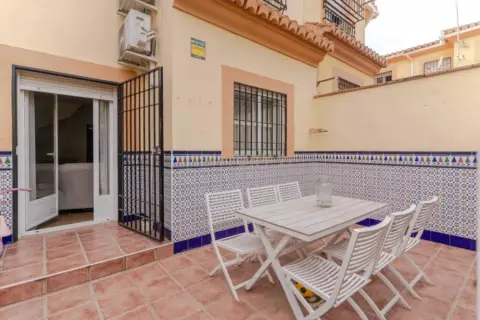 Casa adosada en calle de los Almorávides, 41