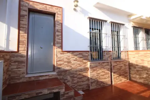 Casa adosada en calle de Cascabelero