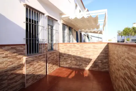 Casa adosada en calle de Cascabelero