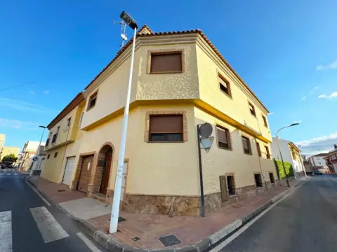 Dúplex en calle del Río Segura