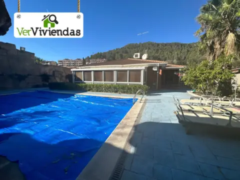 Chalet en Carrer de Santiago Rusiñol, 10