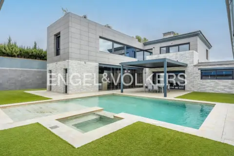 Casa en Entrenúcleos