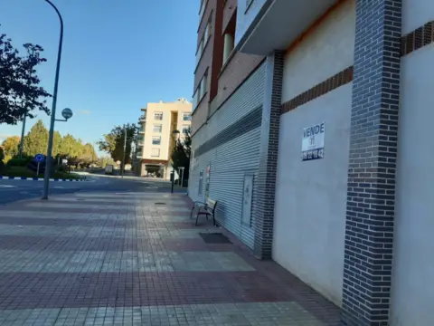 Local comercial en Avenida Sagunto