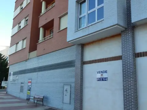 Local comercial en Avenida Sagunto