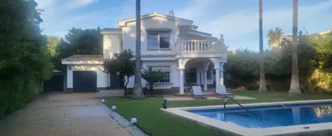 Chalet en calle Guadalquivir