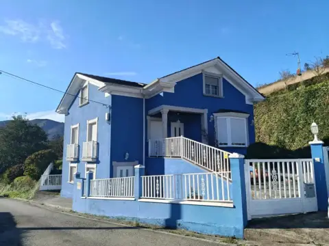 Chalet en calle Caserio Bustelo de Meredo, nº 2A