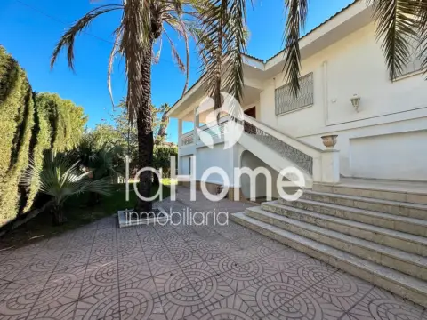 Chalet en La Canyada - La Cañada