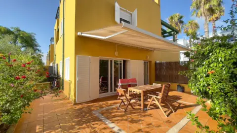 Casa pareada en Avenida de la Urta, 2