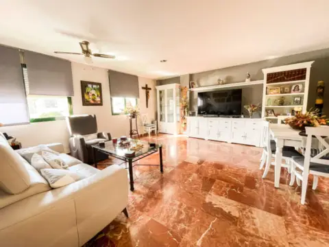 Casa adosada en calle de José Caballero