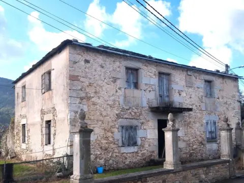 Casa rústica en Viveiro (Casco Urbano)