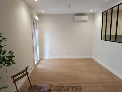 Piso en calle C. Juan Sebastián Elcano, nº 11