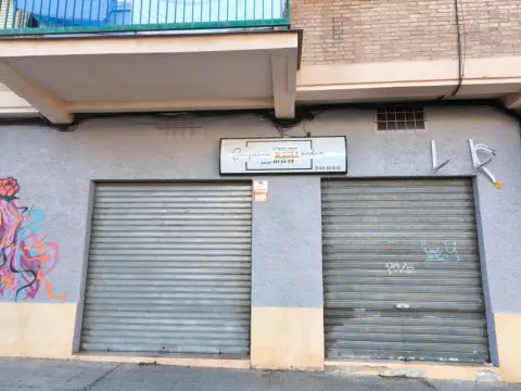 Local comercial en calle del Poeta Miguel Hernández, 19